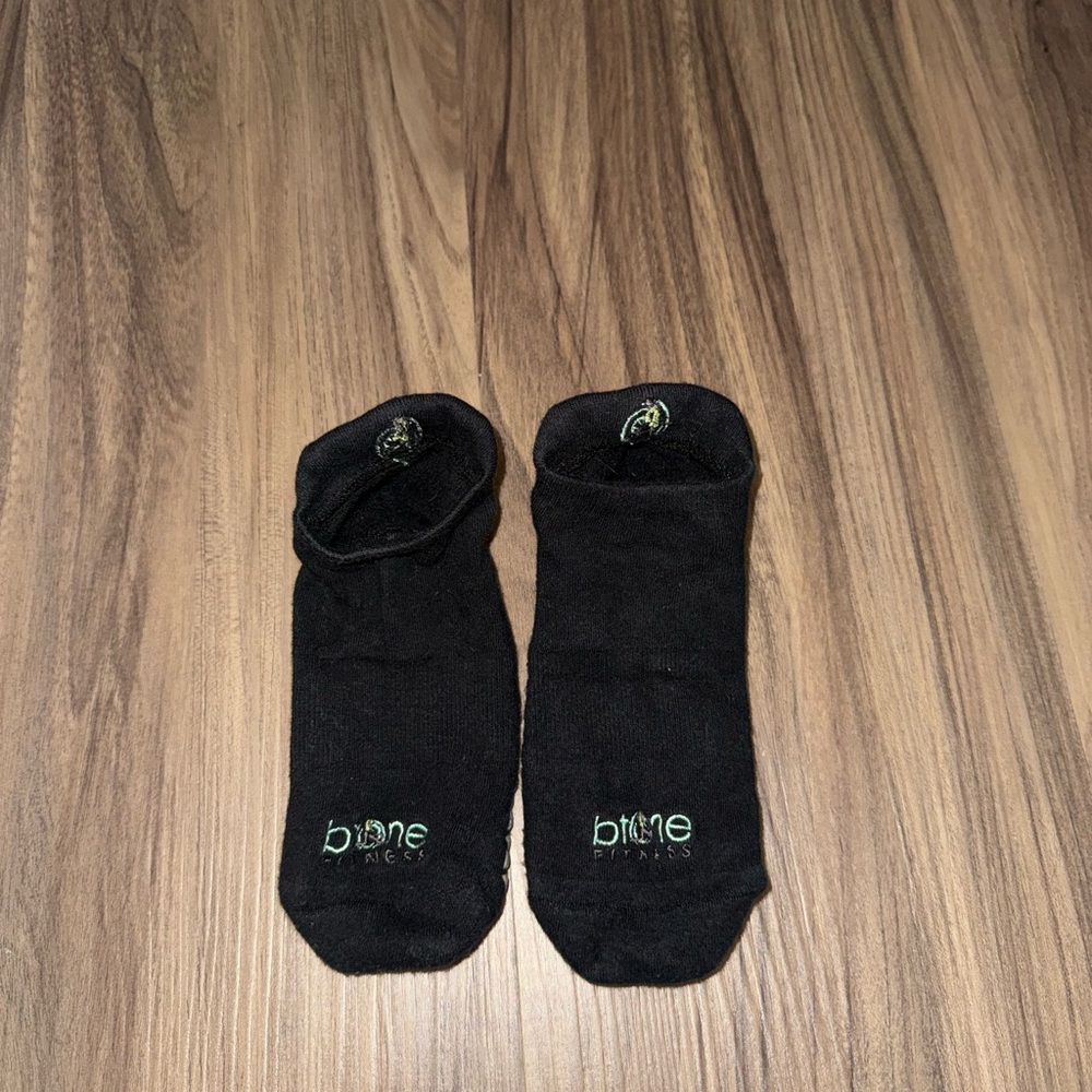 Tavi x B tone grip socks